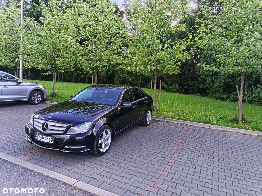 Mercedes-Benz Klasa C 180 CGI BlueEff Avantgarde - 1