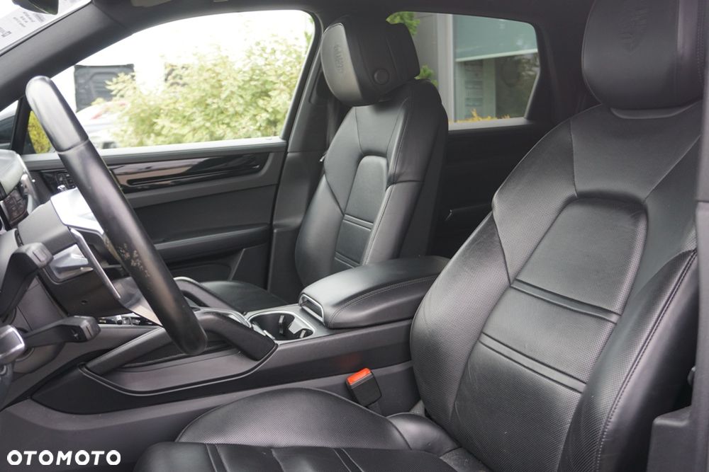 Porsche Cayenne - 13