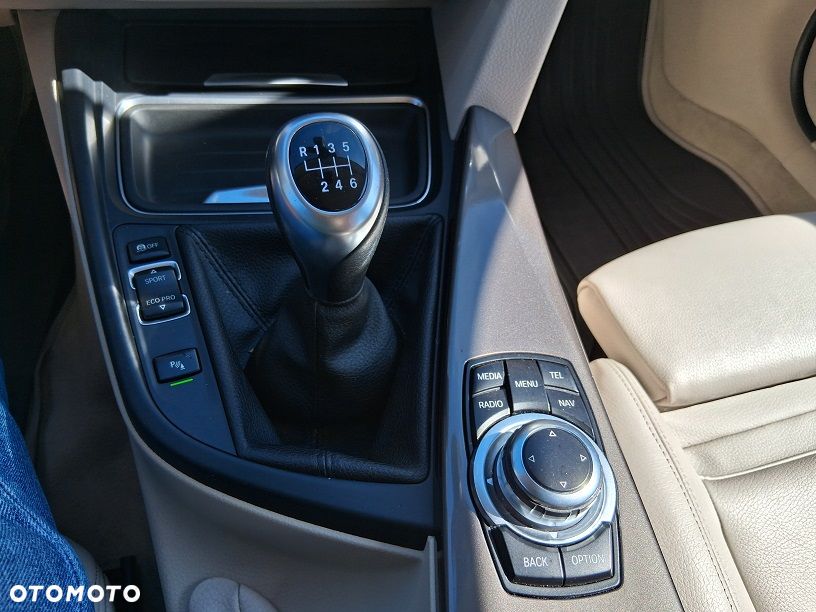 BMW Seria 3 320d xDrive Modern Line - 22