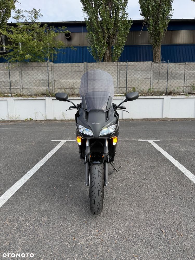 Honda CBF - 2