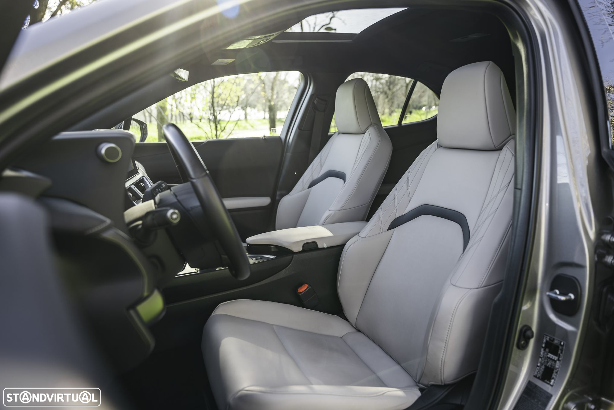 Lexus UX 250h Sport (Ecrã 12.3) - 12