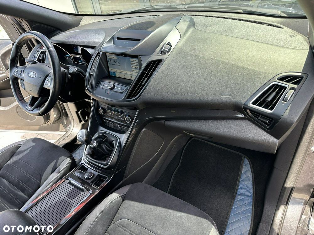 Ford Kuga 1.5 EcoBoost 2x4 ST-Line - 15