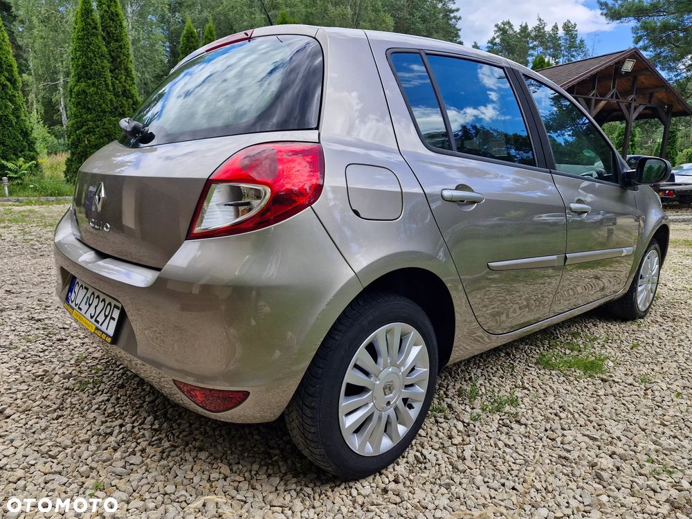 Renault Clio 1.2 16V Pack Authentique - 15
