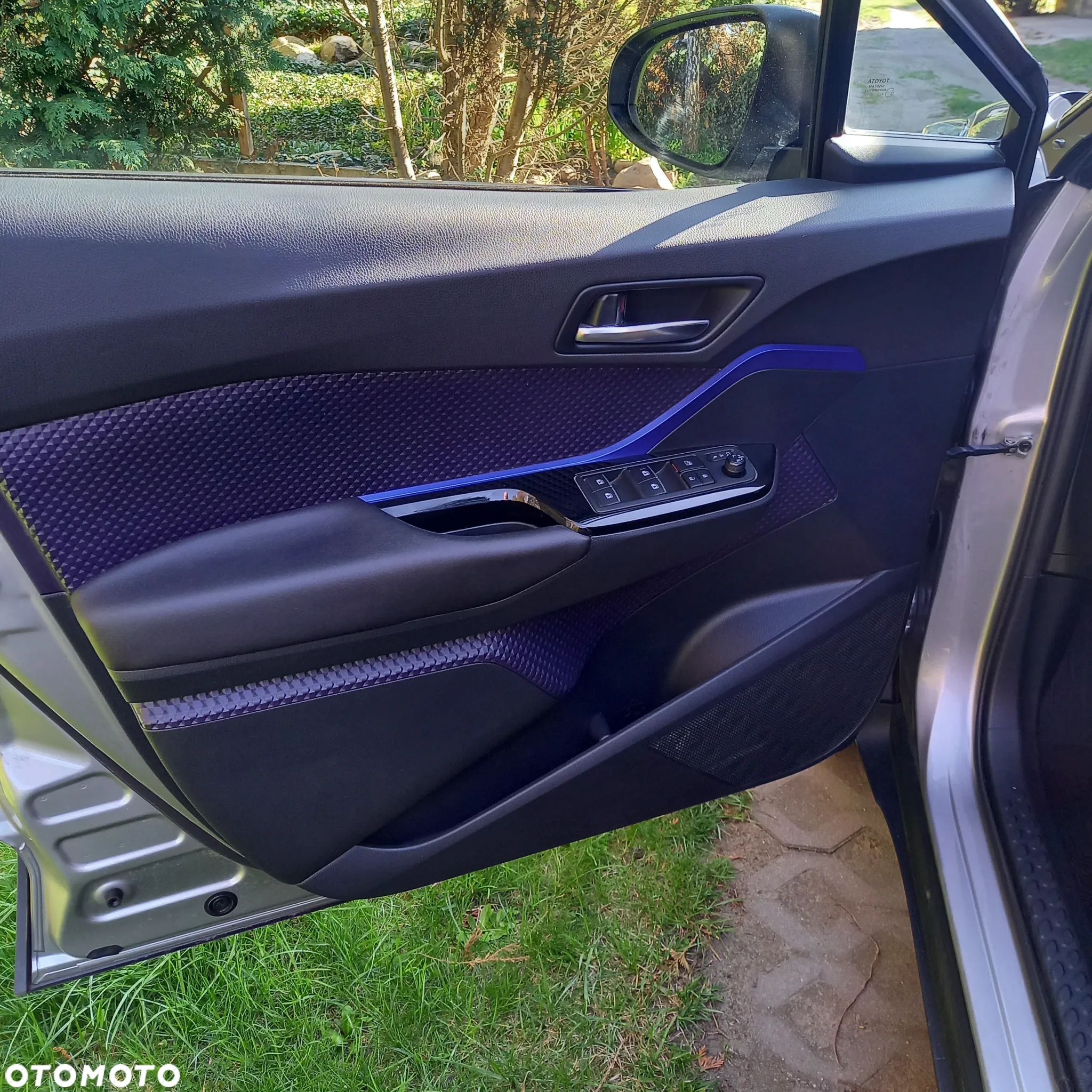 Toyota C-HR 1.2 T Dynamic - 8