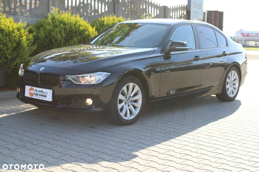 BMW Seria 3 320d Sport-Aut Blue Performance Sport Line - 39