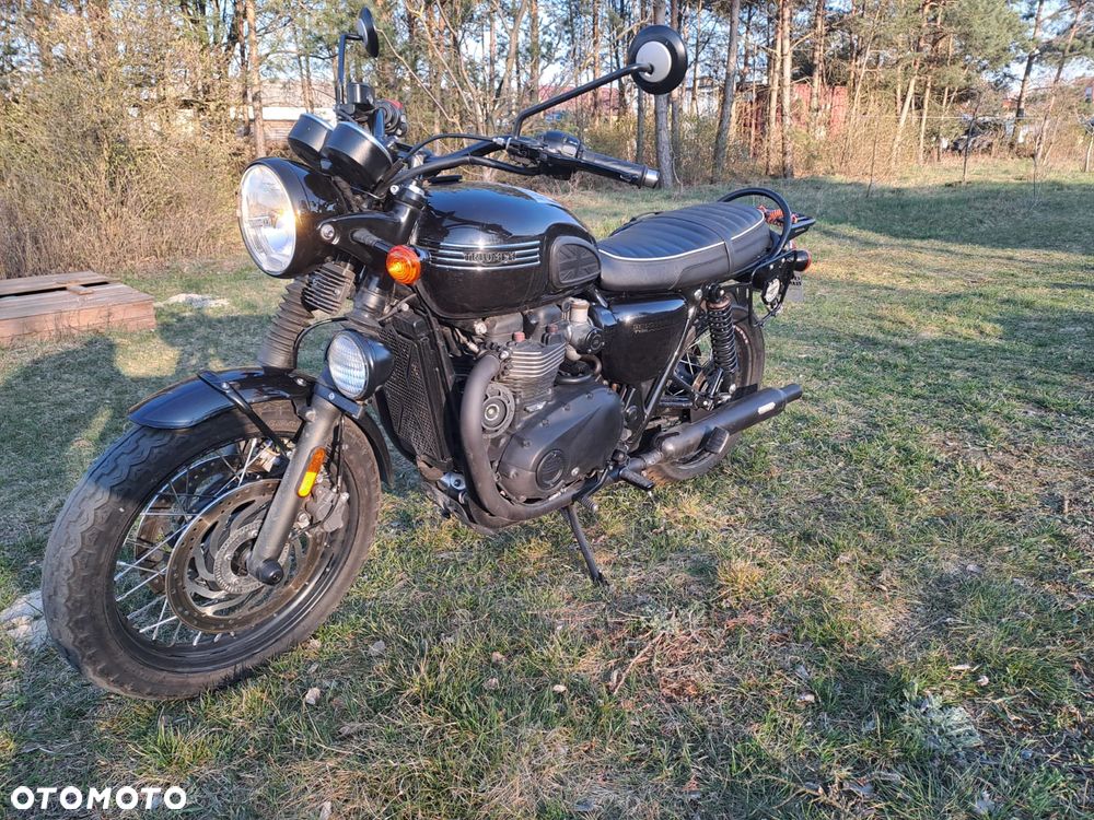 Triumph Bonneville - 8