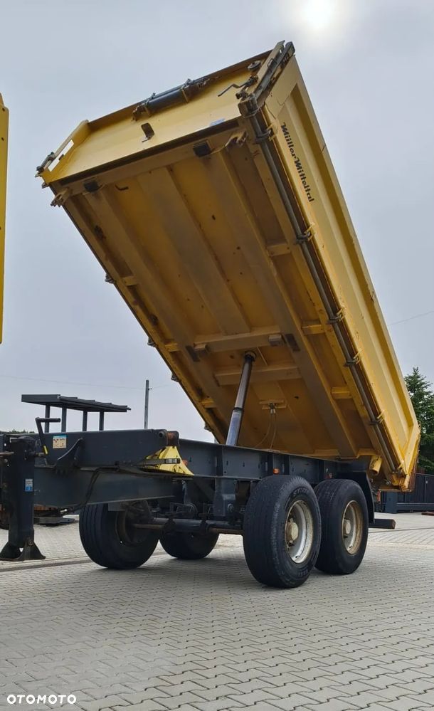 Miller Tandem R180 | Wywrotka 3-stronna | Pneumatyczne zawieszenie  | Bordmatik | 2013 | Oś podnoszona - 4