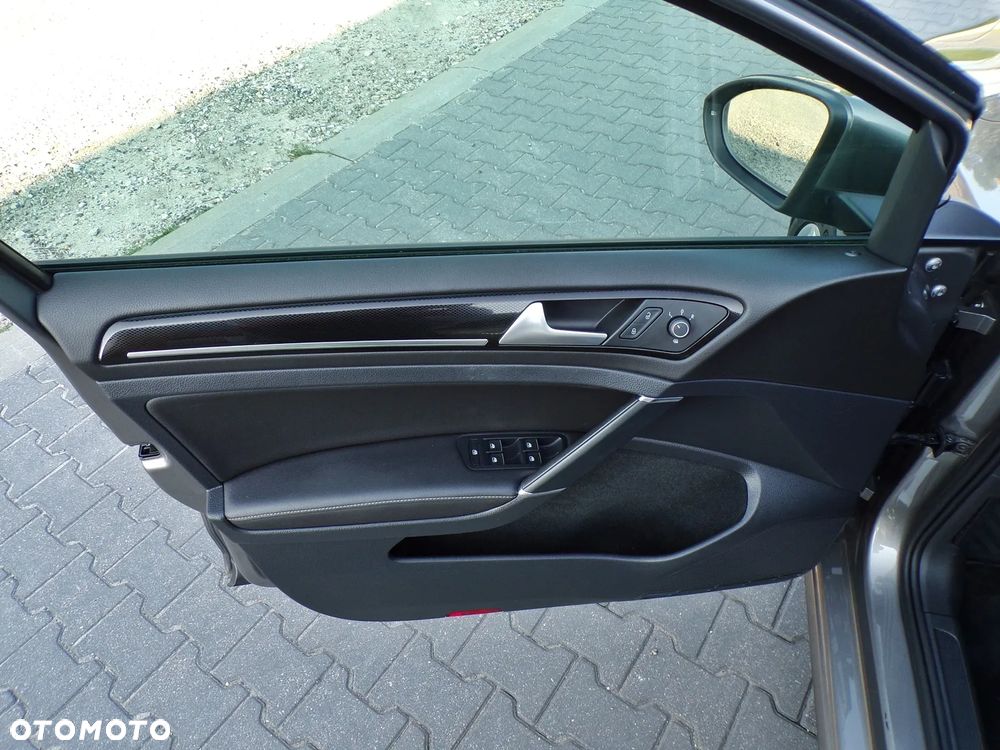 Volkswagen Golf 2.0 TDI SCR Highline - 17