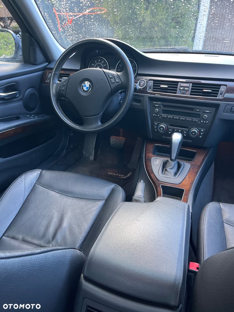 BMW Seria 3 ver-325i-xdrive-edition-exclusive - 6