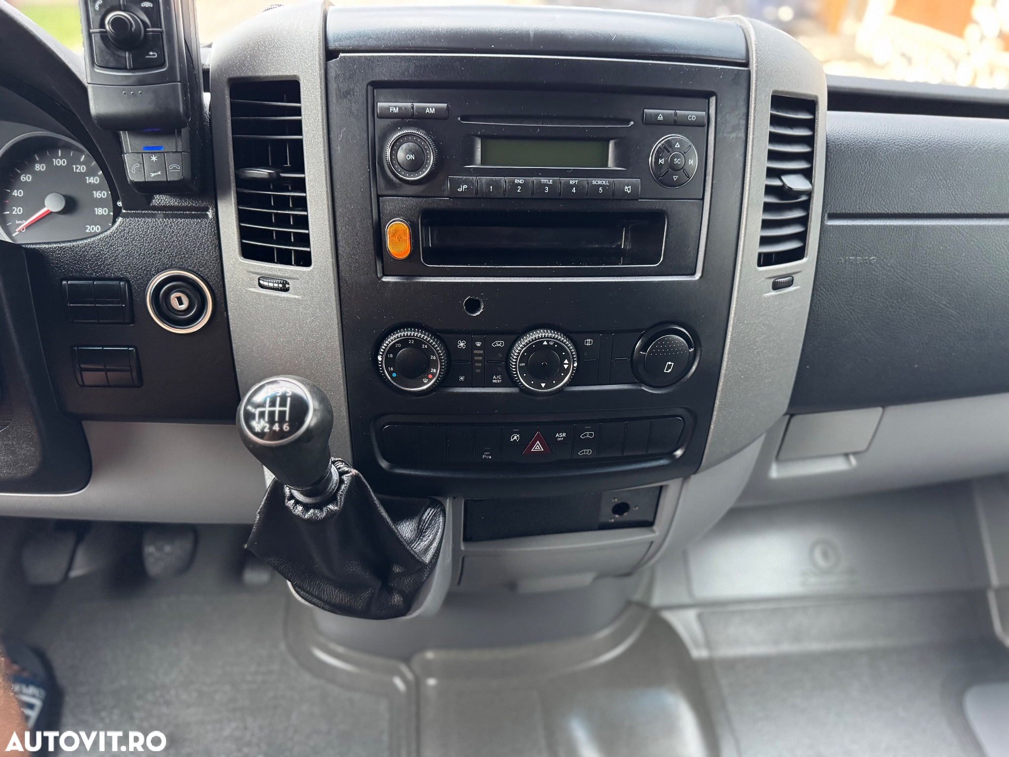 Volkswagen Crafter - 11