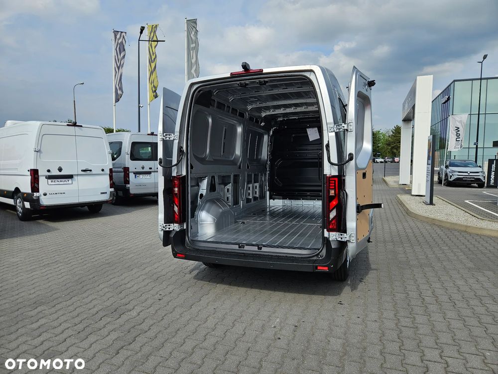 Renault Master Furgon L3H2 2.0dCi 150 KM - 8