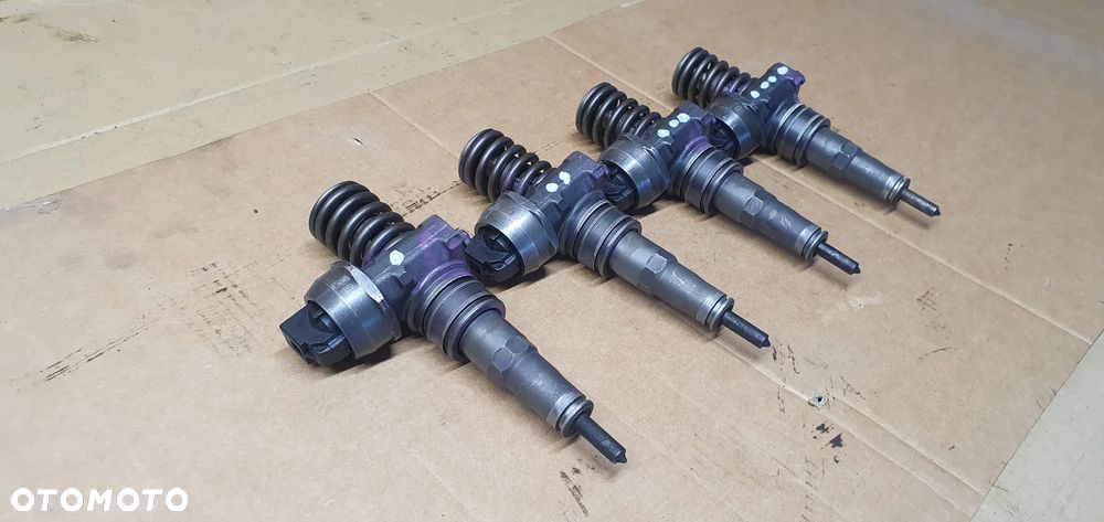 Pompowtryskiwacz wtryskiwacz wtrysk wtryski wtryskiwacze Komplet VW Passat B6 038130073BQ - 3