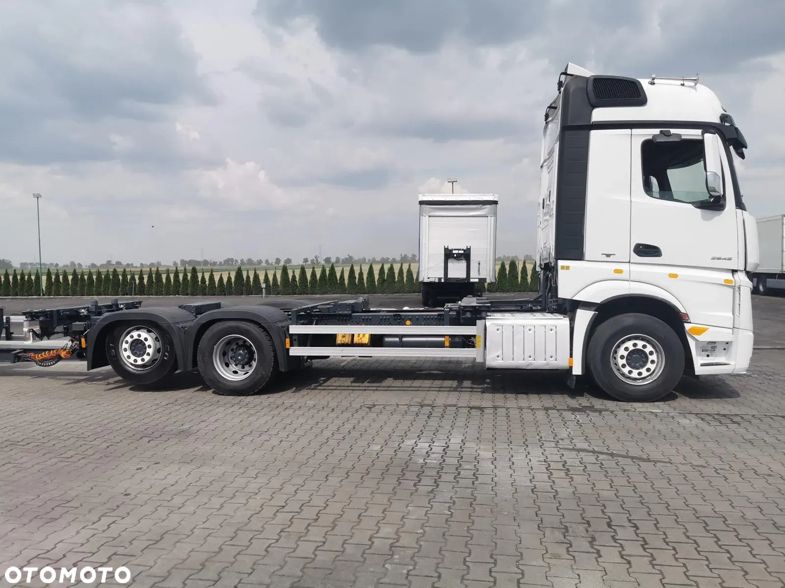 Mercedes-Benz ACTROS - 16