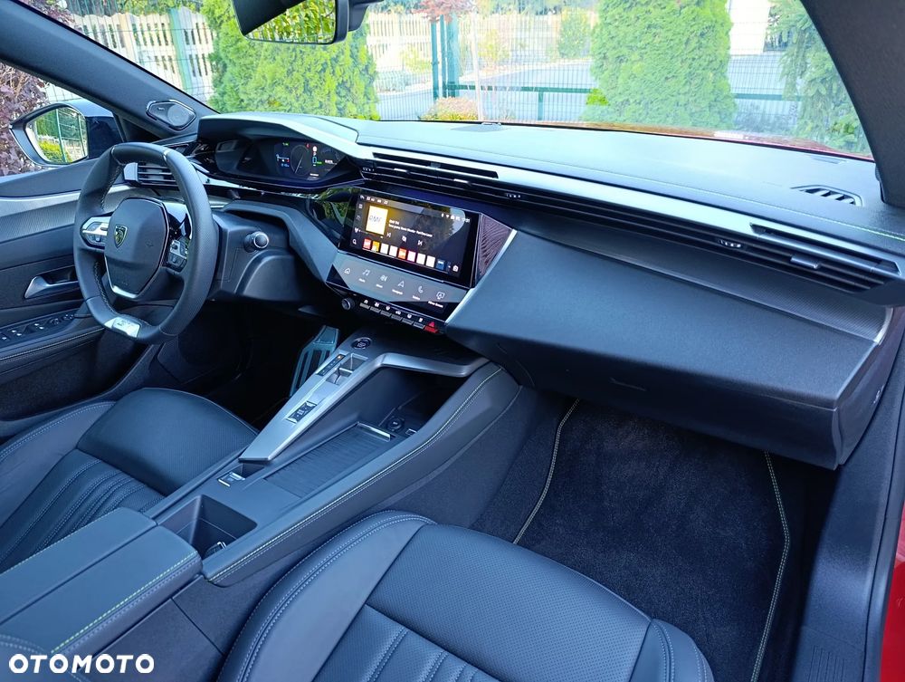 Peugeot 408 1.6 Plug-In Hybrid 180 GT EAT8 - 18