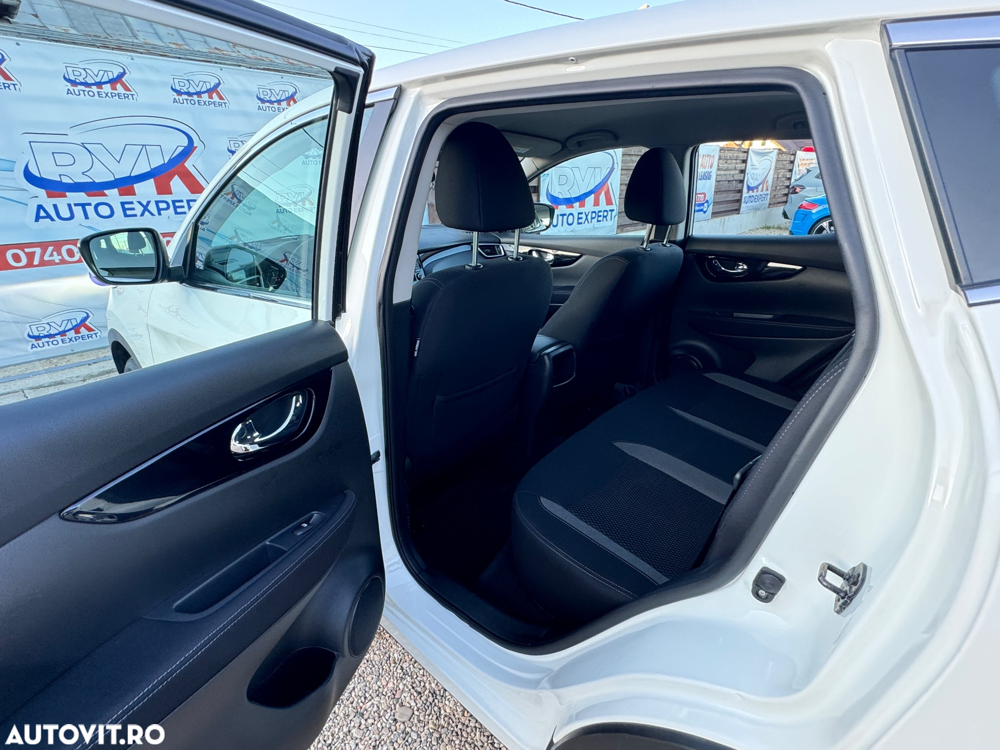 Nissan Qashqai 1.5 DCI N-CONNECTA - 13
