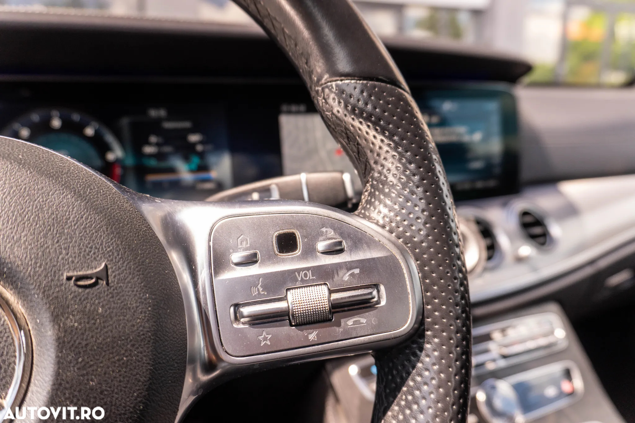 Mercedes-Benz E 300 d Aut. - 25