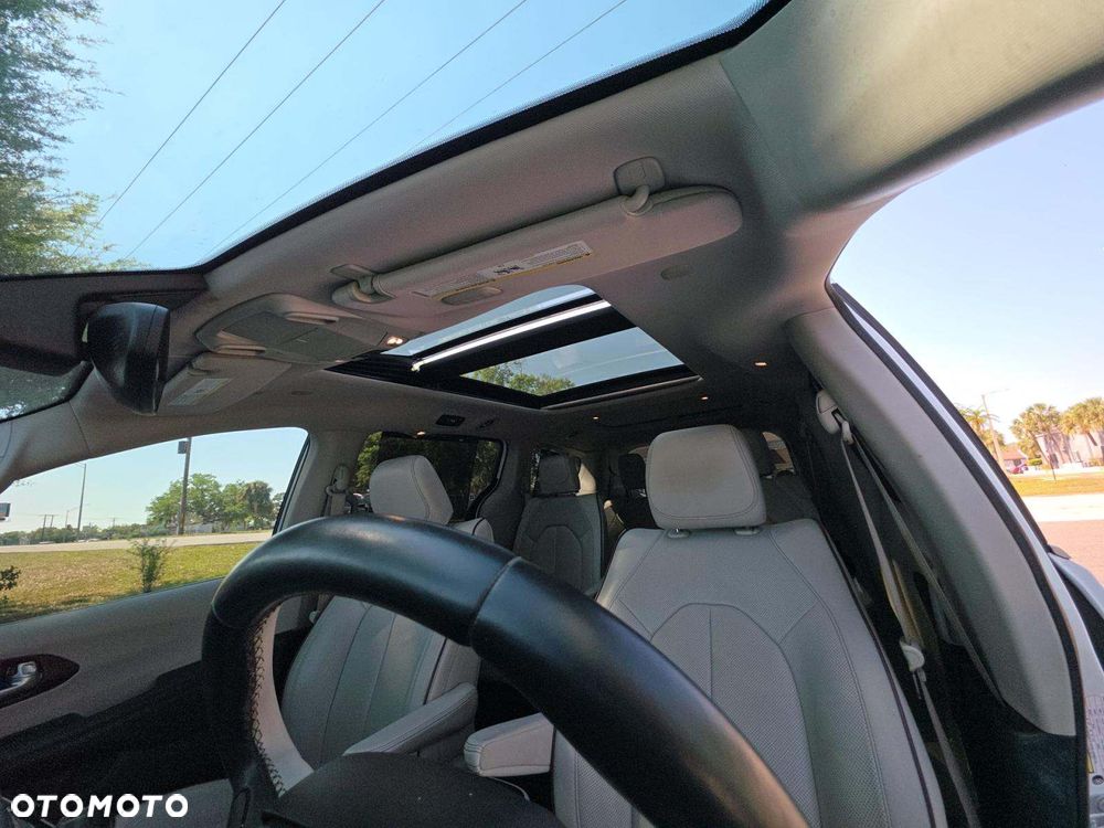 Chrysler Pacifica - 7