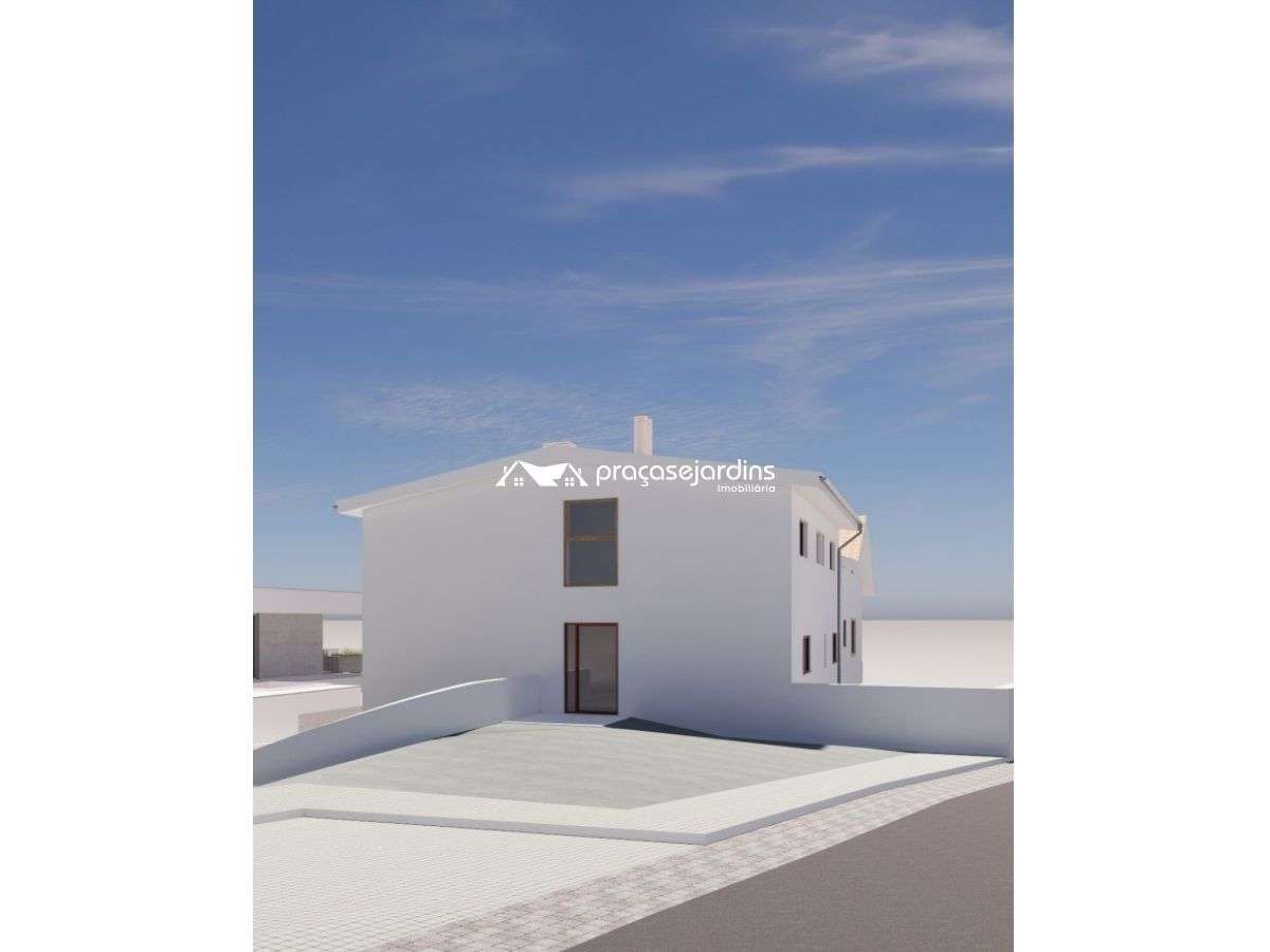 Prédio Novo com 12 Quartos em Fase de Construção próximo de Leiria - Grande imagem: 3/9