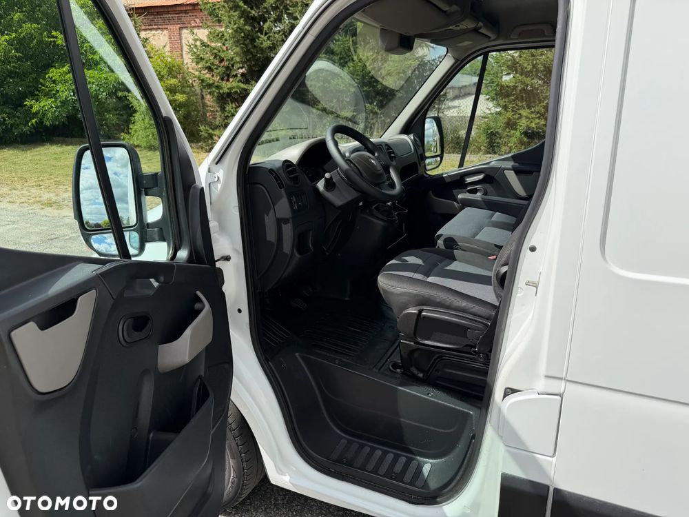 Renault Master * 2.3 / 125KM * L2H2 * Średni / Podwyższany * Furgon / Blaszak * - 26