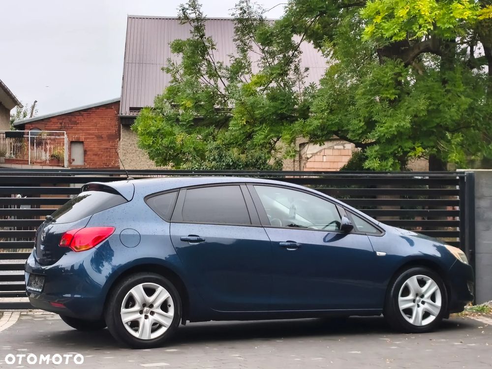 Opel Astra 1.6 Exklusiv - 21
