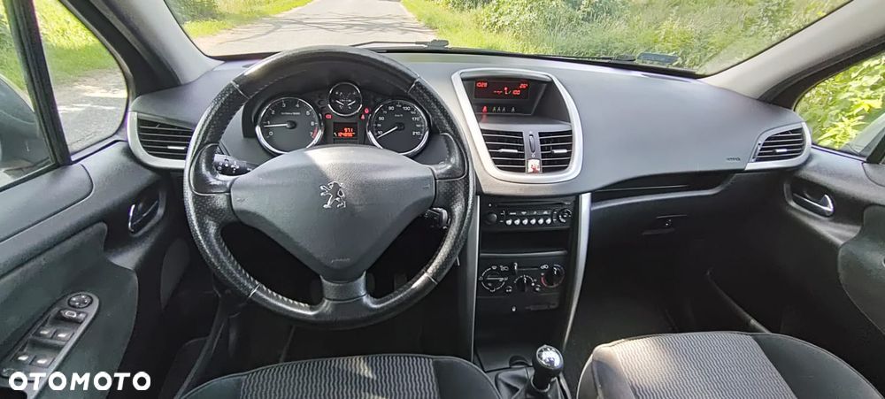 Peugeot 207 - 11