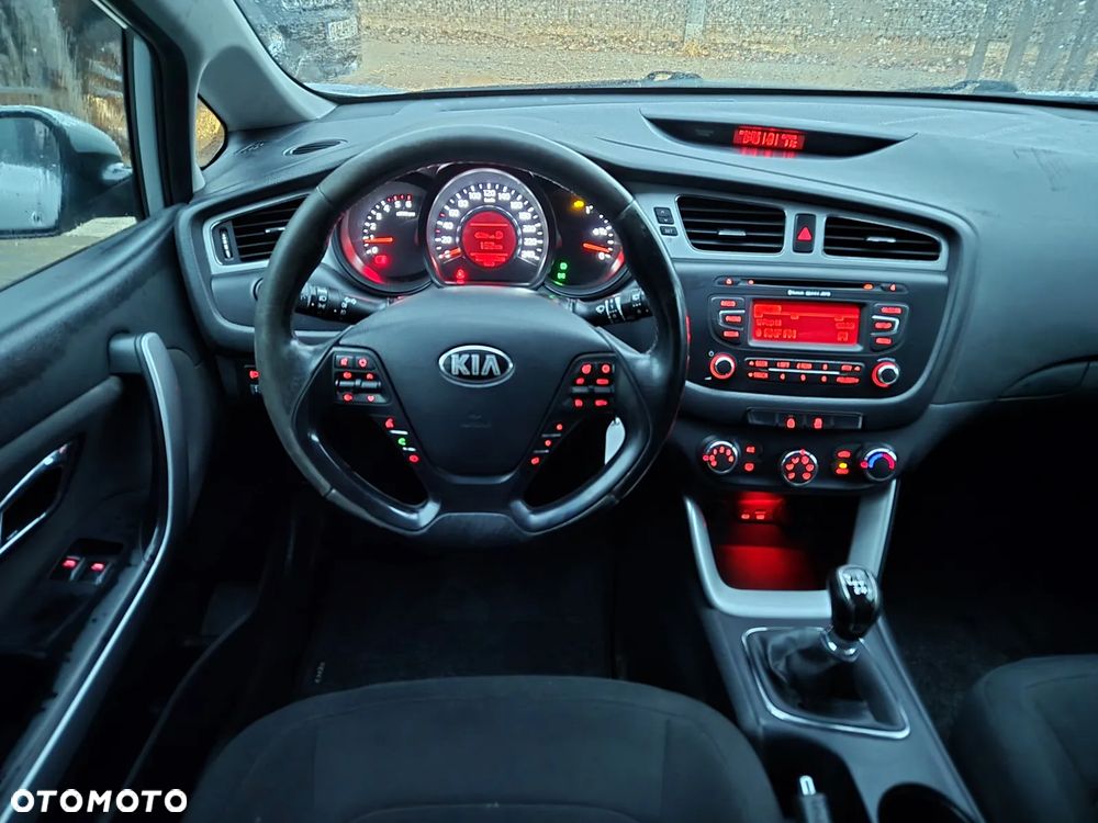Kia Ceed - 6