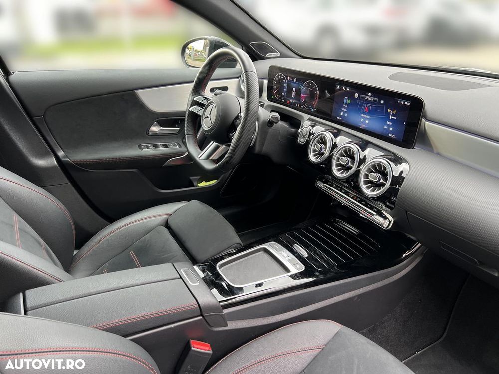 Mercedes-Benz A 200 Sedan MHEV 7G-DCT - 13