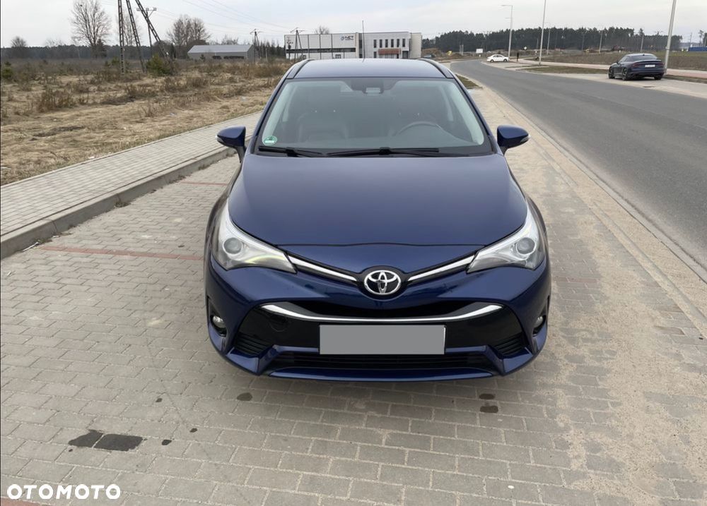 Toyota Avensis - 2