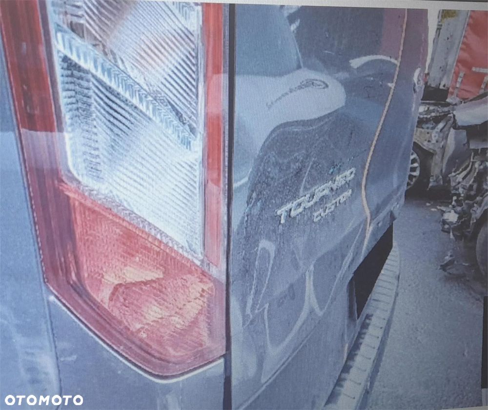 Ford Tourneo Custom - 8