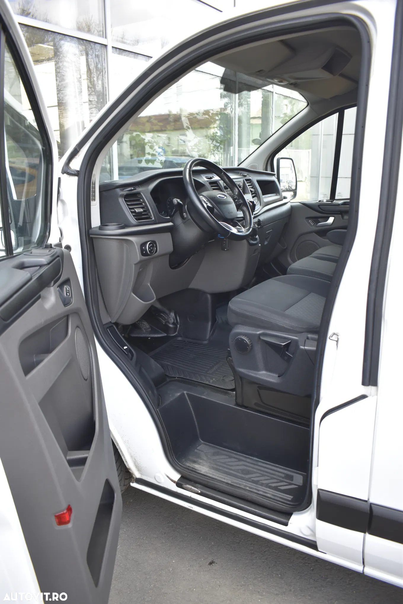 Ford Transit Custom 300 L2H1 Trend Furgon - 16