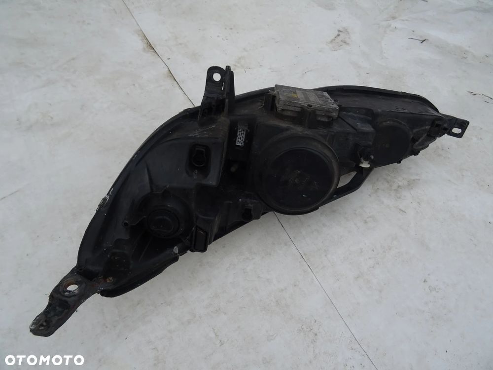 Peugeot 407 lampa prawy przód prawa przednia przedni reflektor xenon - 8