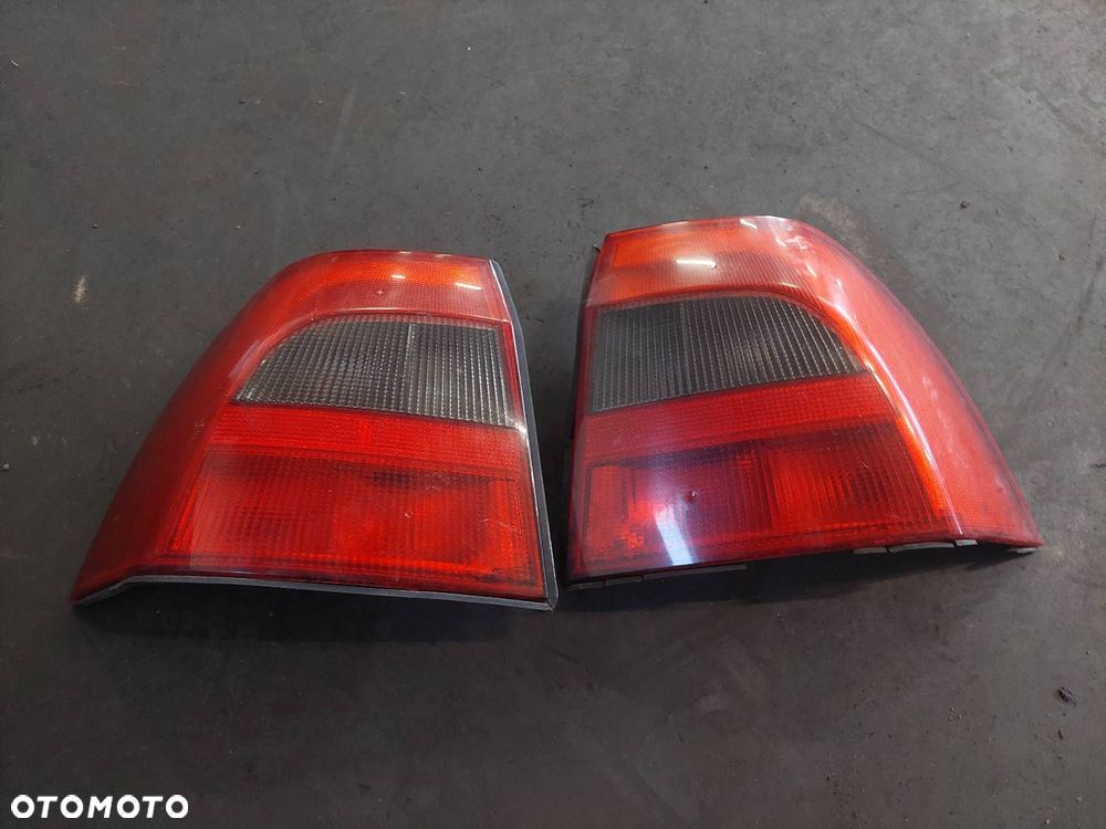 KOMPLETNY TYŁ KLAPA BAGAŻNIKA ZDERZAK LAMPY OPEL VECTRA B SEDAN Z282 - 2