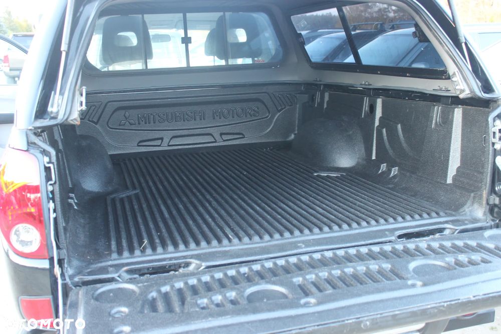 Mitsubishi L200 Pick Up 4x4 Intense Club Cab - 17