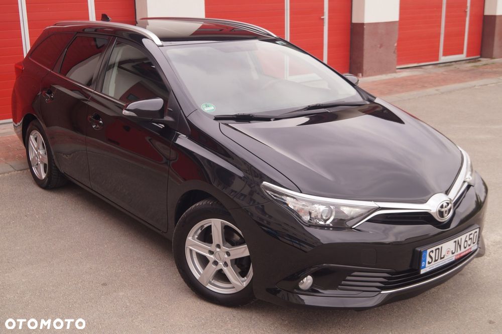 Toyota Auris 1.6 D-4D Executive - 4