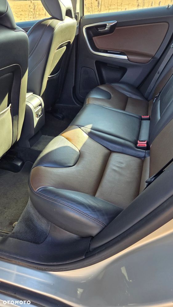 Volvo XC 60 D4 Drive-E Summum - 4