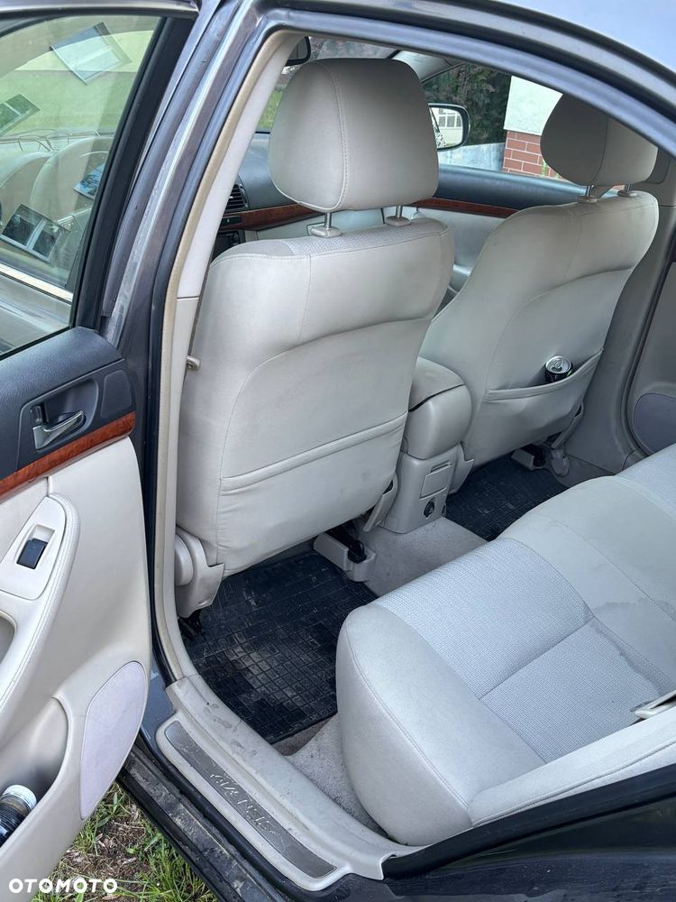 Toyota Avensis 2.0 D-4D - 2