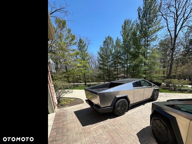 Tesla Cybertruck - 14