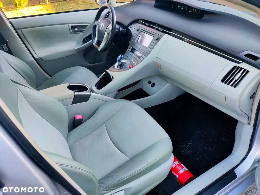 Toyota Prius (Hybrid) Comfort - 10