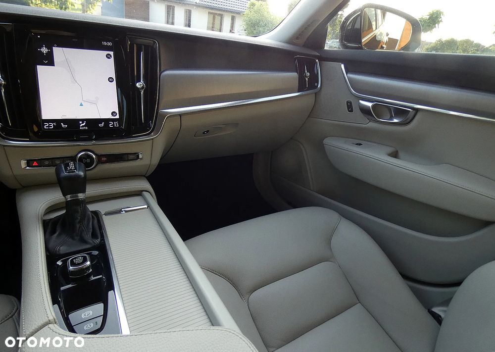 Volvo S90 D4 SCR Momentum Pro - 37