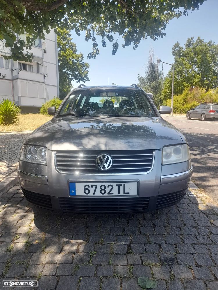 VW Passat 1.9 TDi Confortline - 1