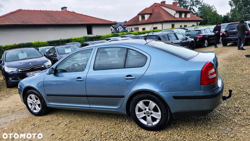 Skoda Octavia 1.6 Family Plus - 19