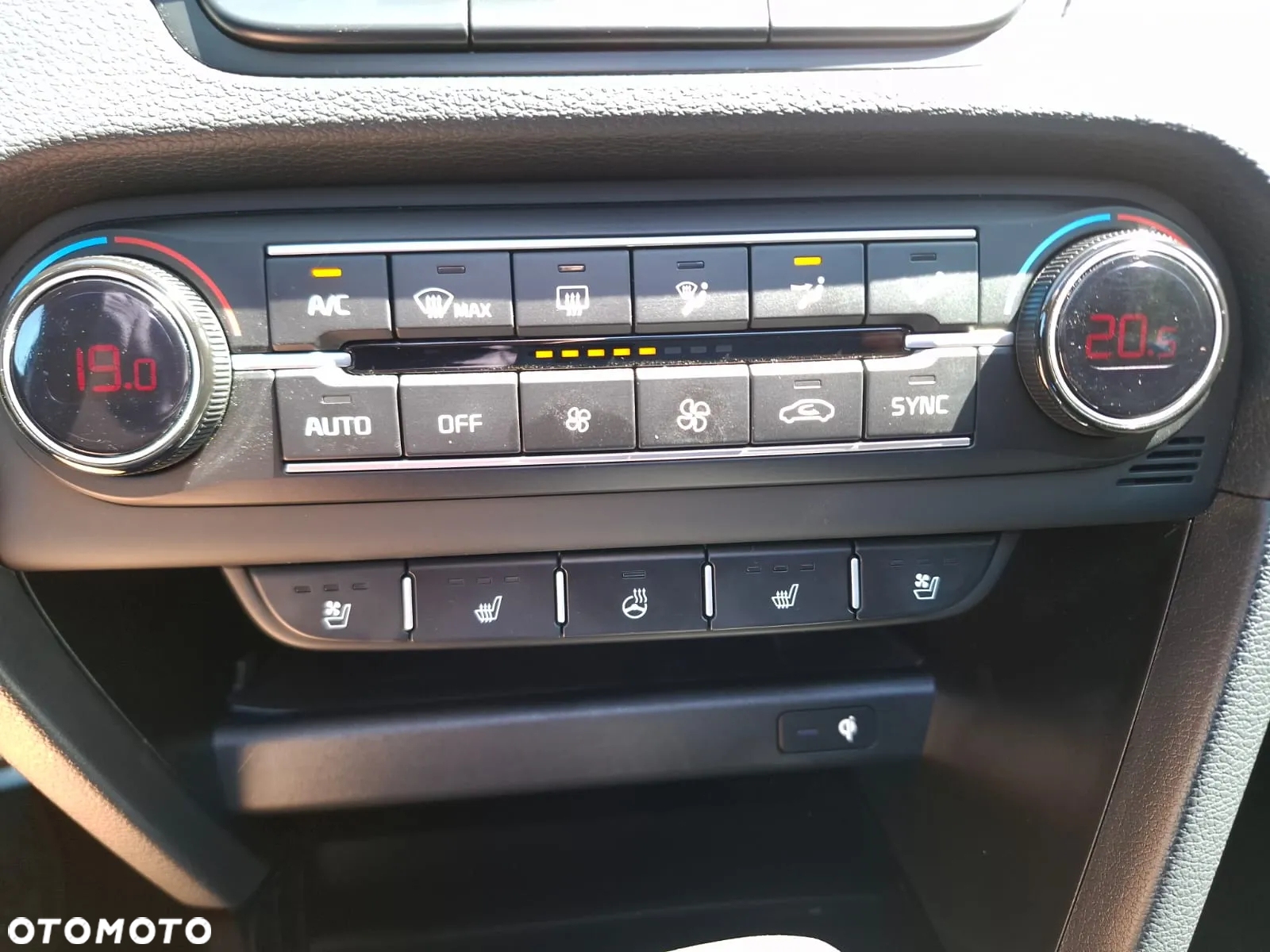 Kia XCeed 1.6 T-GDI Business Line DCT - 17