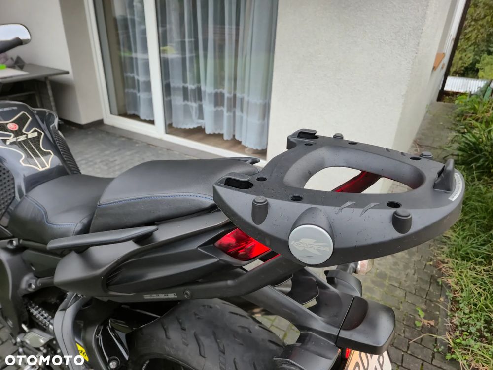 Yamaha FZ8 - 11