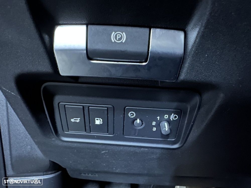 Land Rover Discovery Sport 1.5 I3 P300e AWD - 26