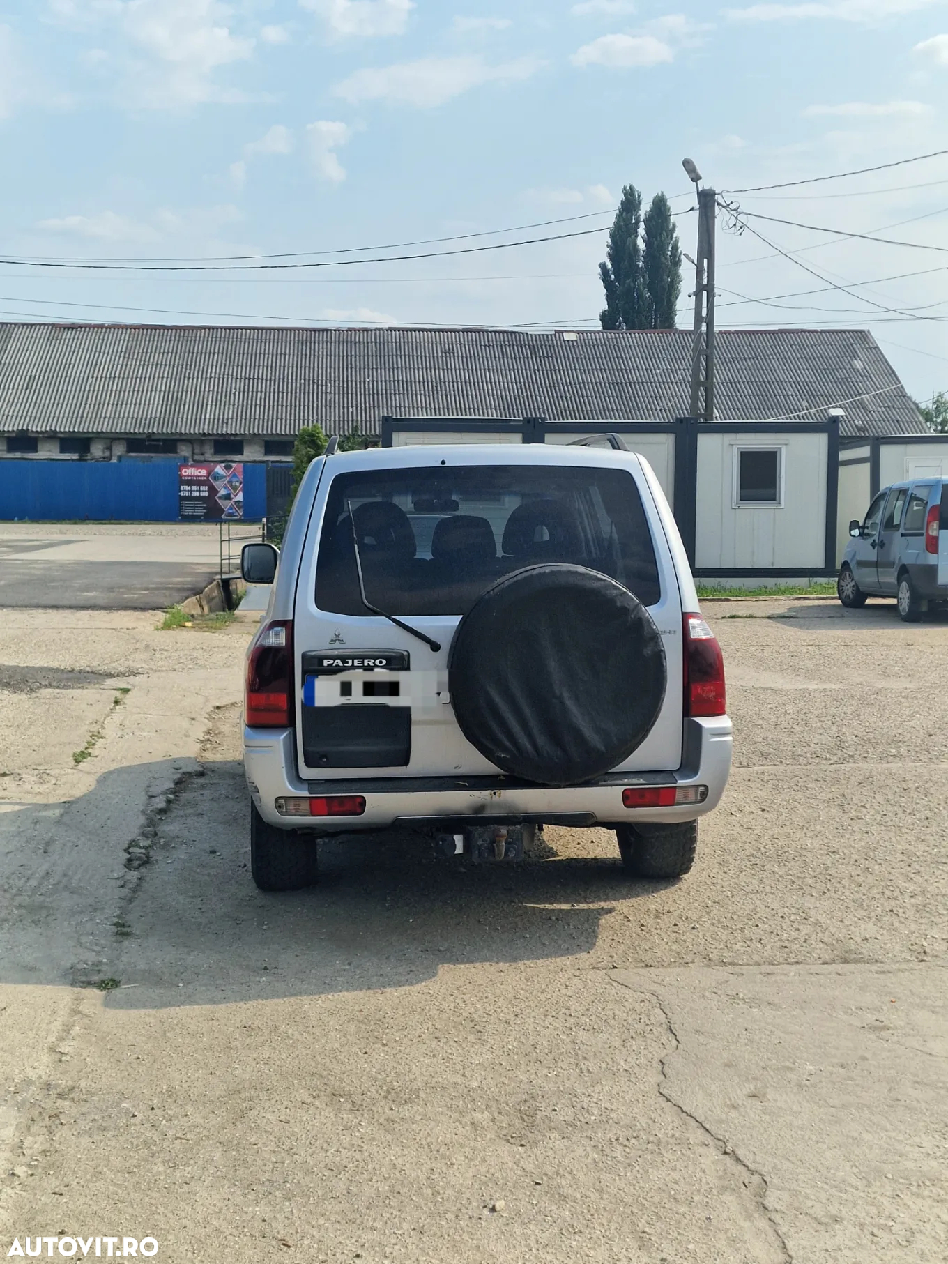 Mitsubishi Pajero - 3
