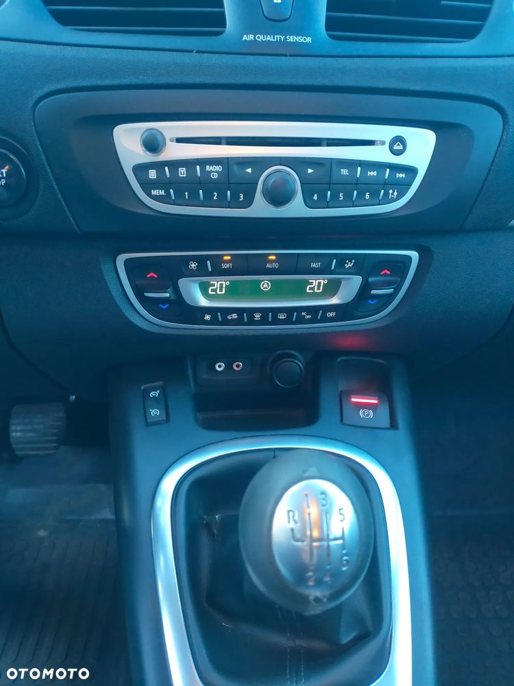 Renault Scenic 1.9 dCi Privilege - 12
