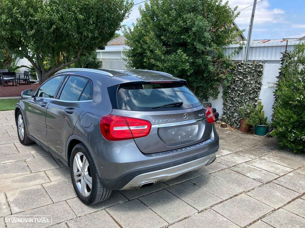 Mercedes-Benz GLA 200 (CDI) d 4Matic 7G-DCT Urban - 4