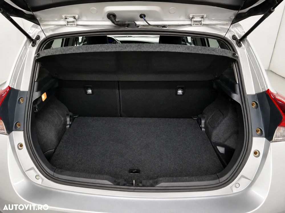 Toyota Auris 1.8 L VVT-i HSD Sol - 14
