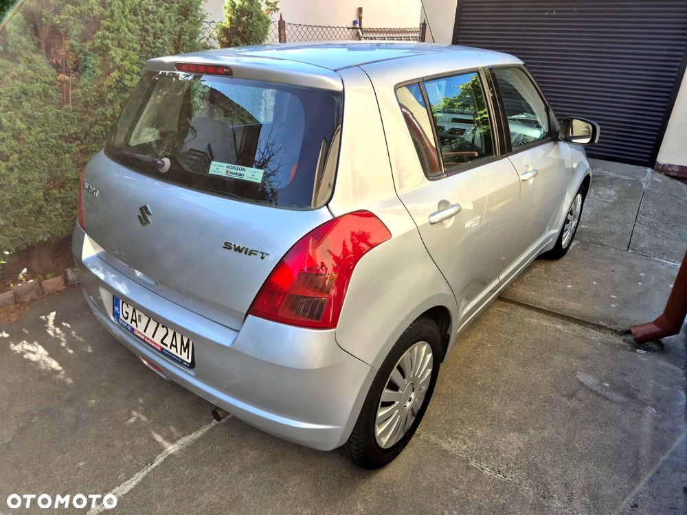 Suzuki Swift - 3