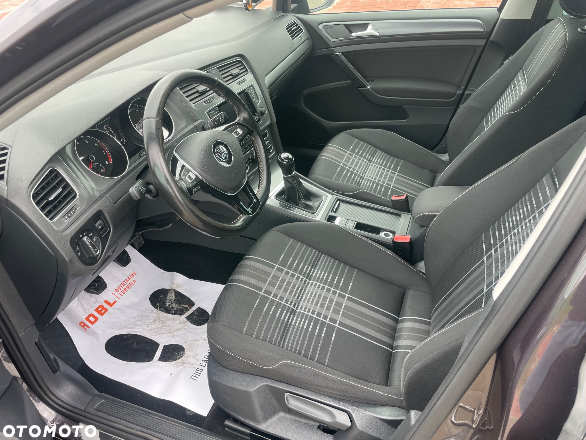 Volkswagen Golf 1.2 TSI BlueMotion Technology Lounge - 8